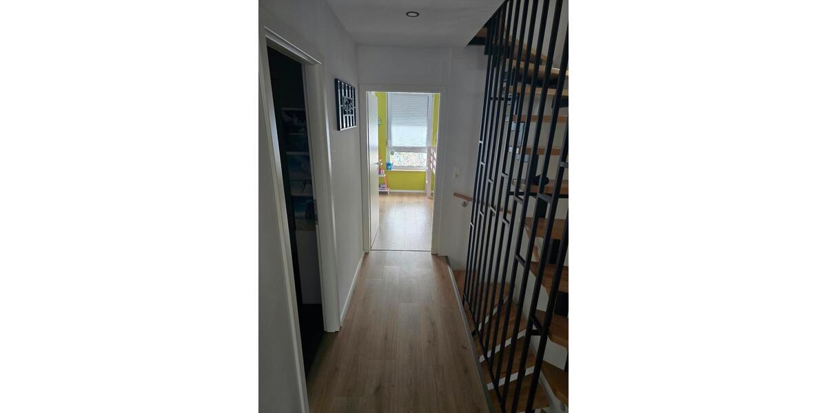Reihenhaus Hanau Groß-Steinheim - 5 Zimmer, 128 m&sup2;, 1.850&euro; | Angebot:27717370