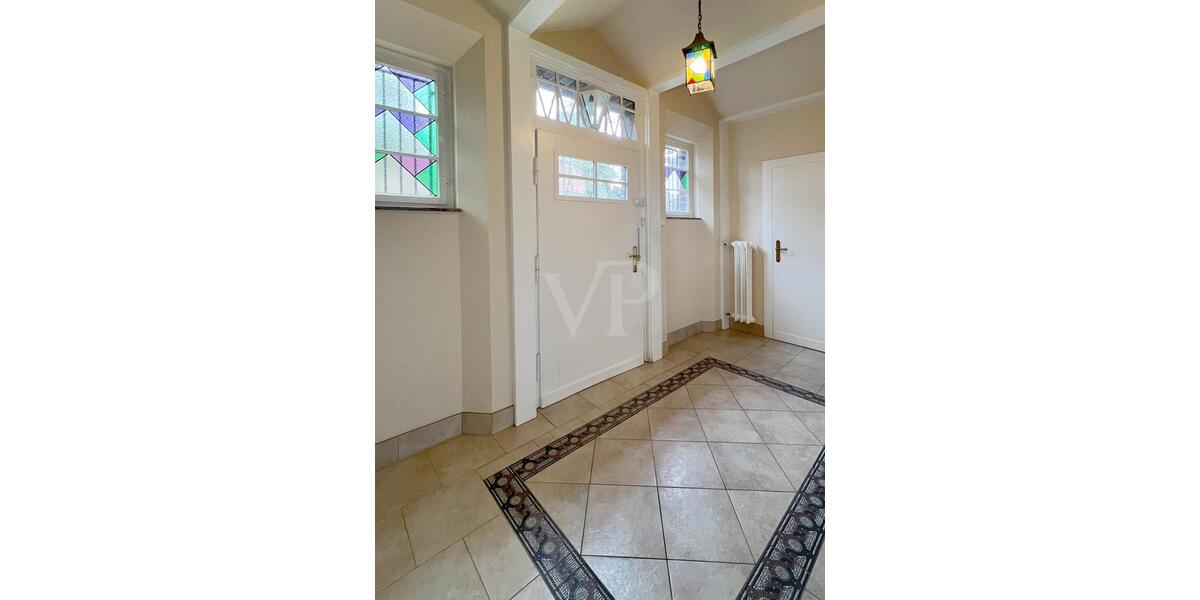 Maisonettenwohnung Kelsterbach - 8 Zimmer, 215 m&sup2;, 2.600&euro; | Angebot:25236970