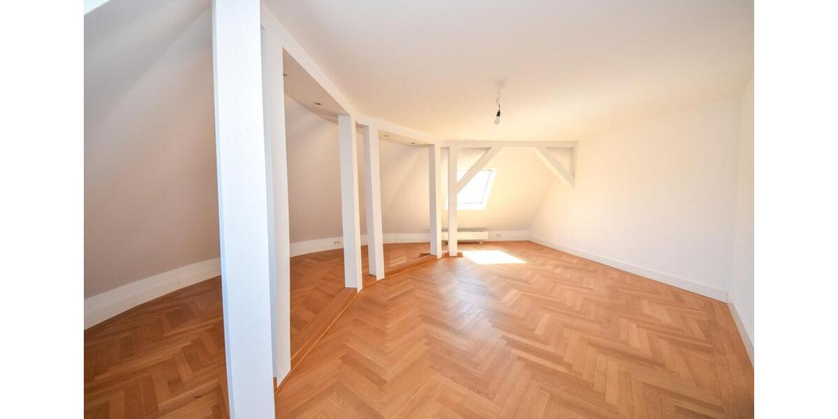 Dachgeschoßwohnung Aschaffenburg Österreicher Kolonie - 3.5 Zimmer, 105 m&sup2;, 1.080&euro; | Angebot:26536100