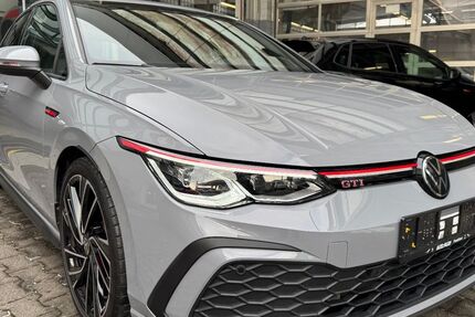 VW Golf 26.674 km 33.850 &euro; Frankfurt am Main 65936