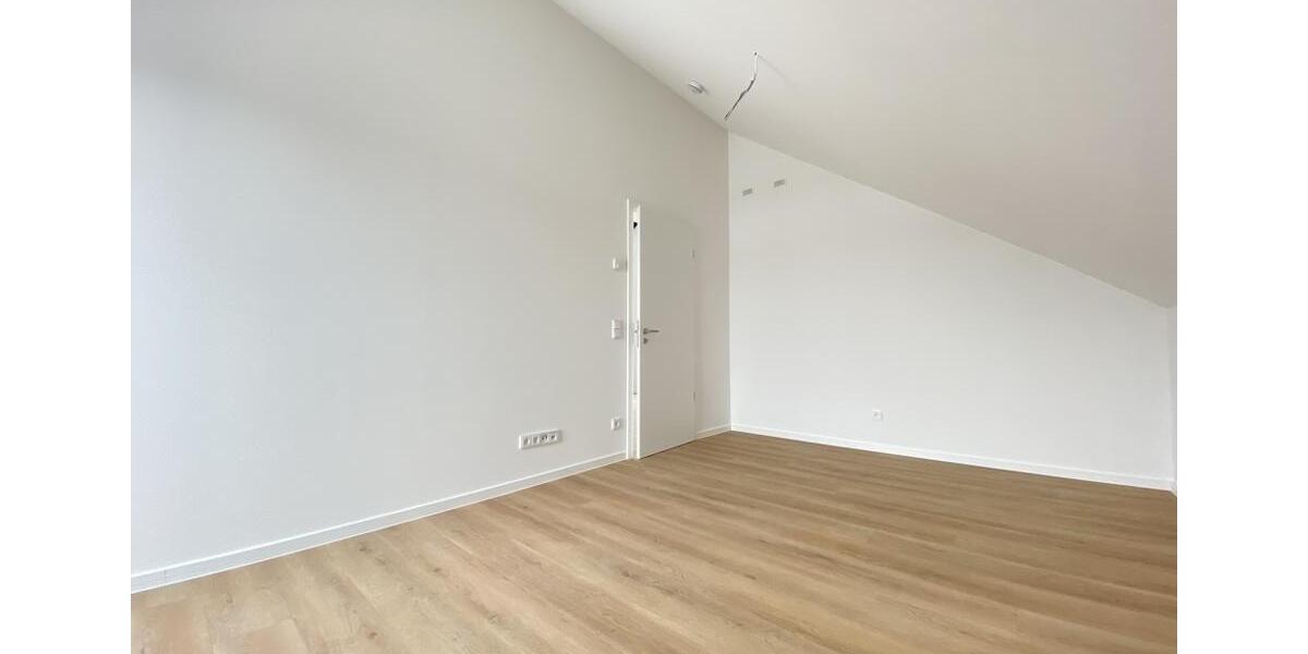 Dachgeschoßwohnung Bad Vilbel - 2 Zimmer, 82 m&sup2;, 1.800&euro; | Angebot:23088657