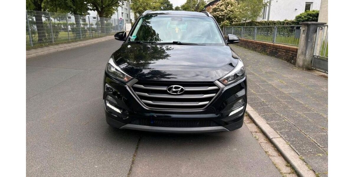 Hyundai TUCSON 178.555 km 10.800 &euro; Offenbach am Main 63069