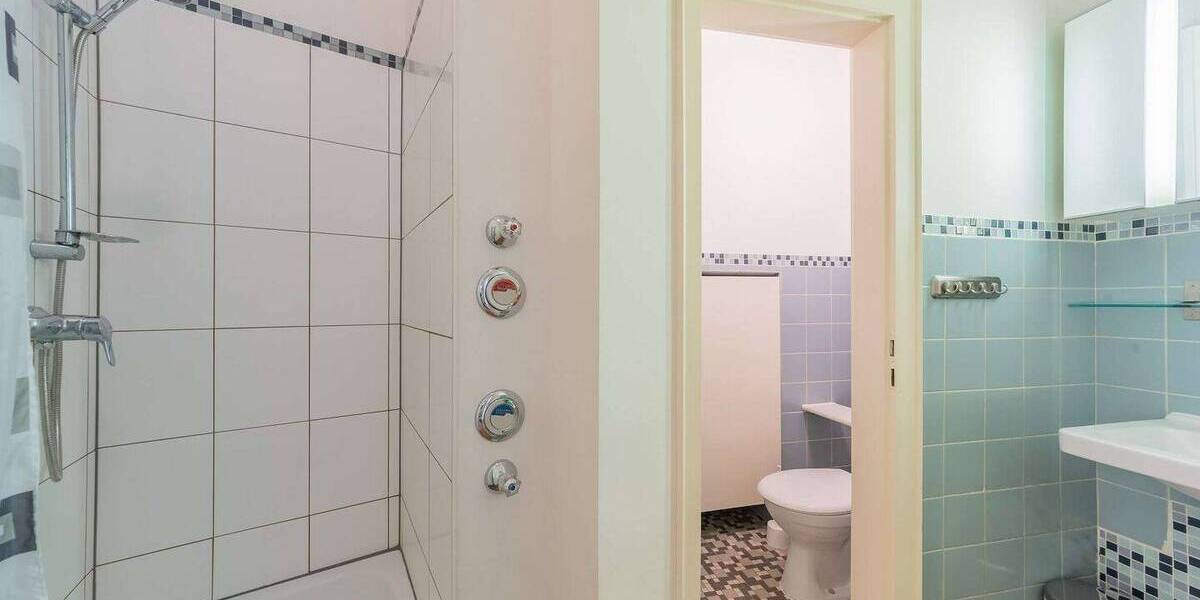 Etagenwohnung Frankfurt am Main Sachsenhausen - 2 Zimmer, 62 m&sup2;, 1.700&euro; | Angebot:26076041