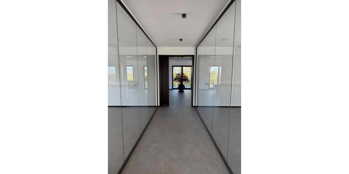 Etagenwohnung Kronberg im Taunus - 4 Zimmer, 165 m&sup2;, 2.000&euro; | Angebot:25636448