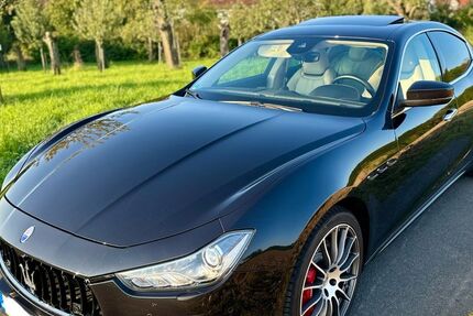 Maserati Ghibli 98.000 km 28.900 &euro; Frankfurt 60433
