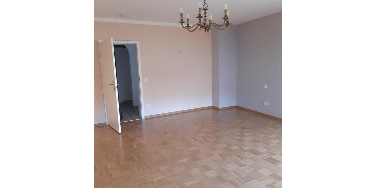 Etagenwohnung Schöllkrippen - 3 Zimmer, 106 m&sup2;, 800&euro; | Angebot:25807308