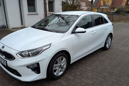 Kia ceed / Ceed 74.000 km 14.200 &euro; Aschaffenburg 63741