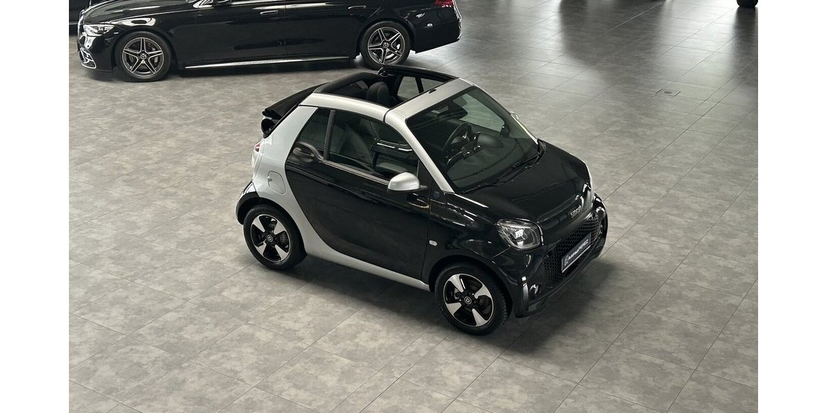 Smart ForTwo EQ CABRIO EXCLUSIVE-22KW-RÜCKFAHRKAMERA! 13.660 km 17.989 &euro; Groß-Umstadt 64823