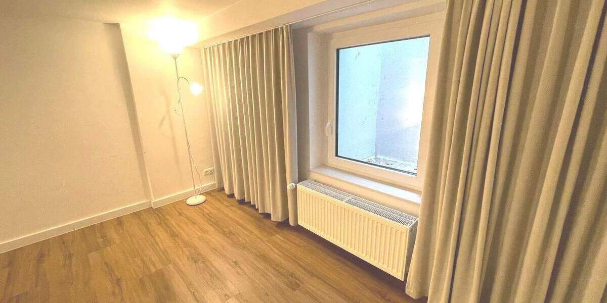 Etagenwohnung Frankfurt am Main Nordend-West - 2 Zimmer, 67 m&sup2;, 1.400&euro; | Angebot:26017111