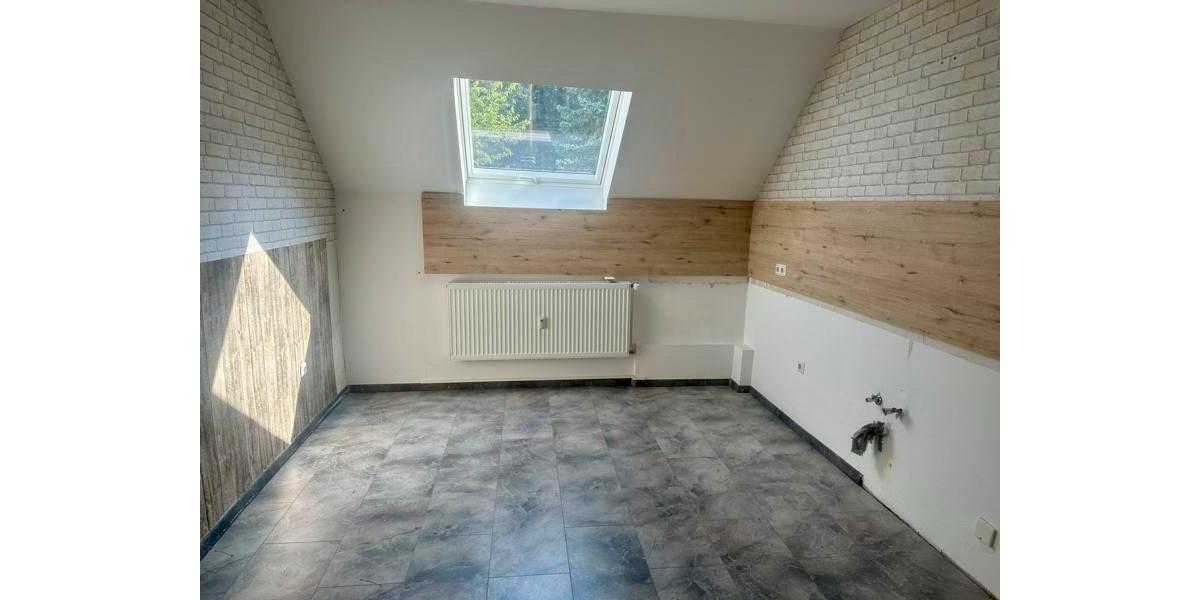 Dachgeschoßwohnung Freigericht - 3.5 Zimmer, 111 m&sup2;, 1.100&euro; | Angebot:25853896