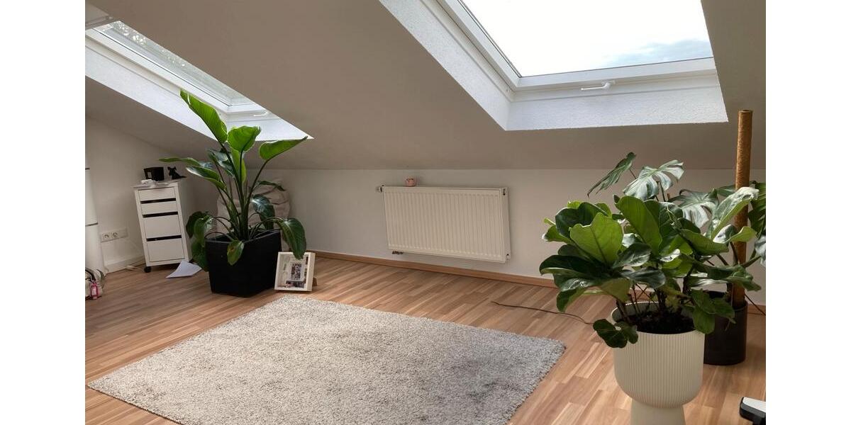 Dachgeschoßwohnung Gründau - 3 Zimmer, 98 m&sup2;, 980&euro; | Angebot:25449493