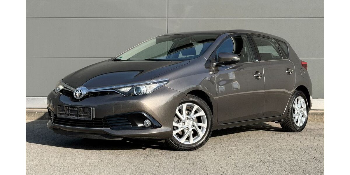 Toyota Auris 33.000 km 13.300 &euro; Bad Homburg 61350