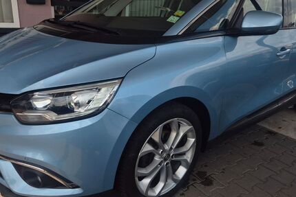 Renault Scenic 121.900 km 8.700 &euro; Büdingen 63654