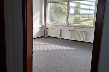 Gewerbeobjekt Frankfurt am Main Griesheim - 4 Zimmer, 125 m&sup2;, 1.150&euro; | Angebot:25865840