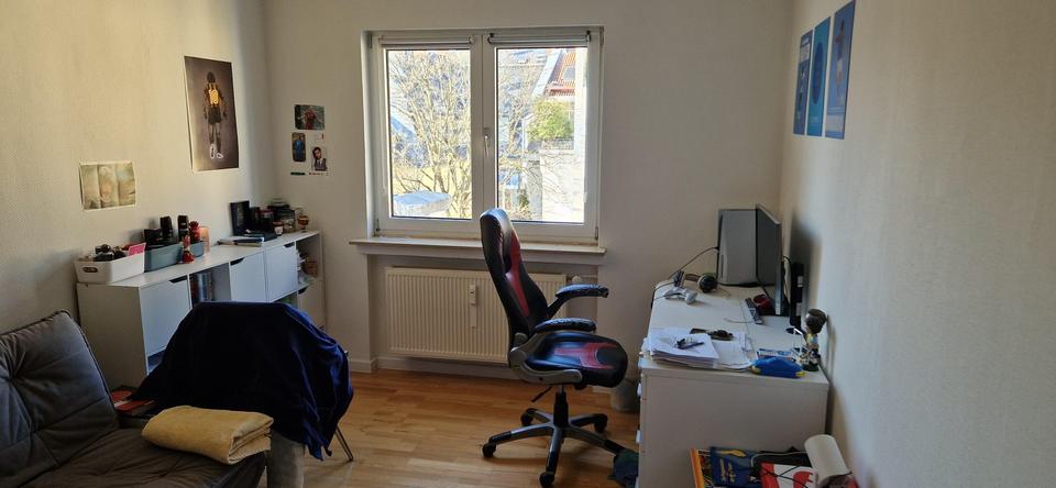 Etagenwohnung Frankfurt am Main Innenstadt 2 - 3.5 Zimmer, 115 m&sup2;, 2.300&euro; | Angebot:25783324