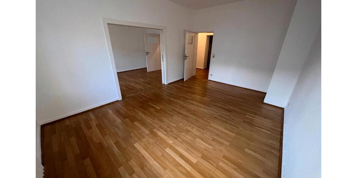 Etagenwohnung Frankfurt am Main Ostend - 20 Zimmer, 80 m&sup2;, 900&euro; | Angebot:26362136