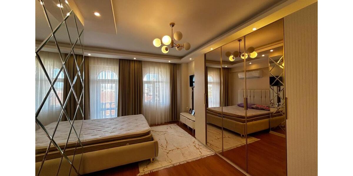 Villa Offenbach am Main Buchrain - 5 Zimmer, 300 m&sup2;, 300.000&euro; | Angebot:25903264