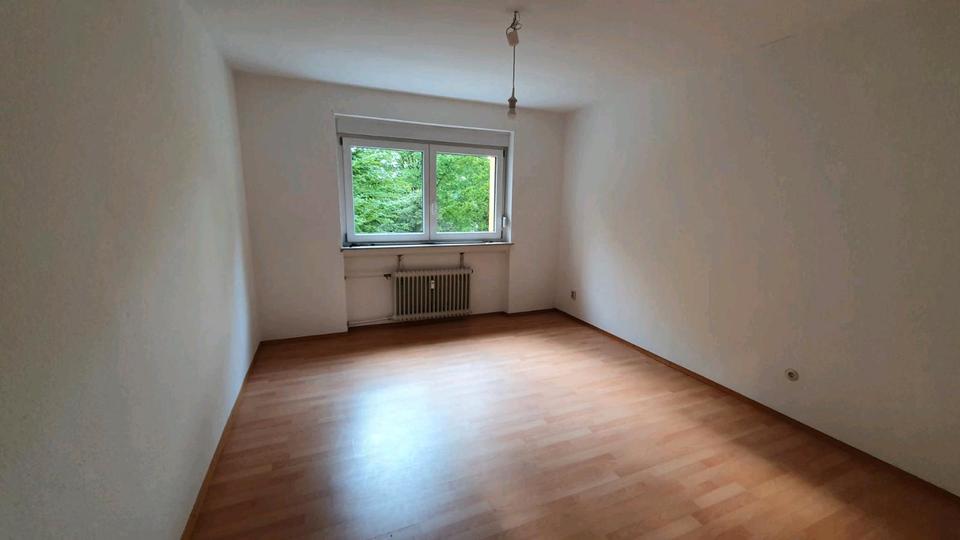 Etagenwohnung Dreieich - 3 Zimmer, 82 m&sup2;, 1.370&euro; | Angebot:25845127