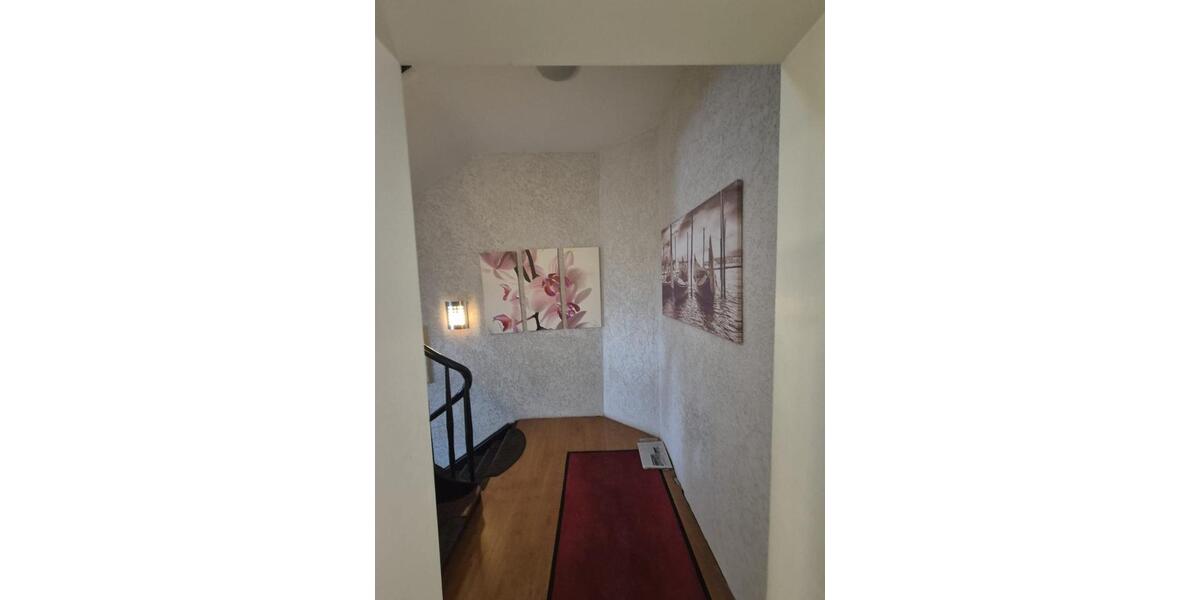 Etagenwohnung Gelnhausen - 3 Zimmer, 90 m&sup2;, 890&euro; | Angebot:25571696