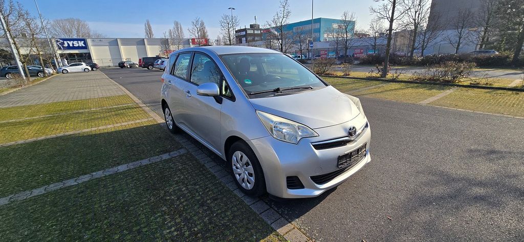 Toyota Verso-S 52.000 km 7.899 &euro; Frankfurt/Main 65933