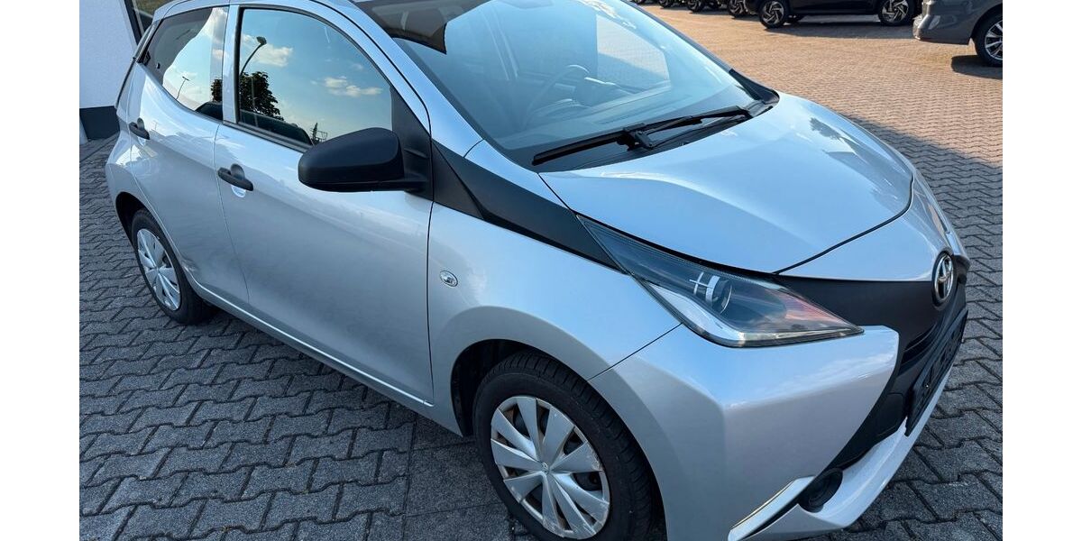 Toyota Aygo (X) 252.630 km 3.350 &euro; Gelnhausen - Roth 63571