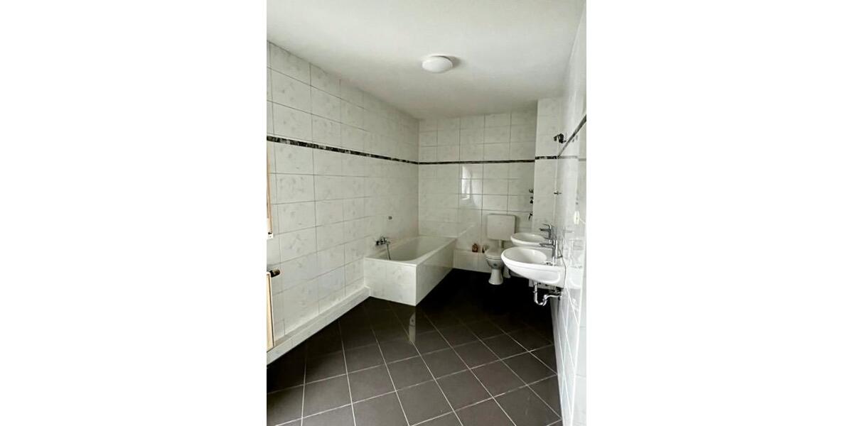 Etagenwohnung Langenselbold - 3 Zimmer, 95 m&sup2;, 1.100&euro; | Angebot:27600401
