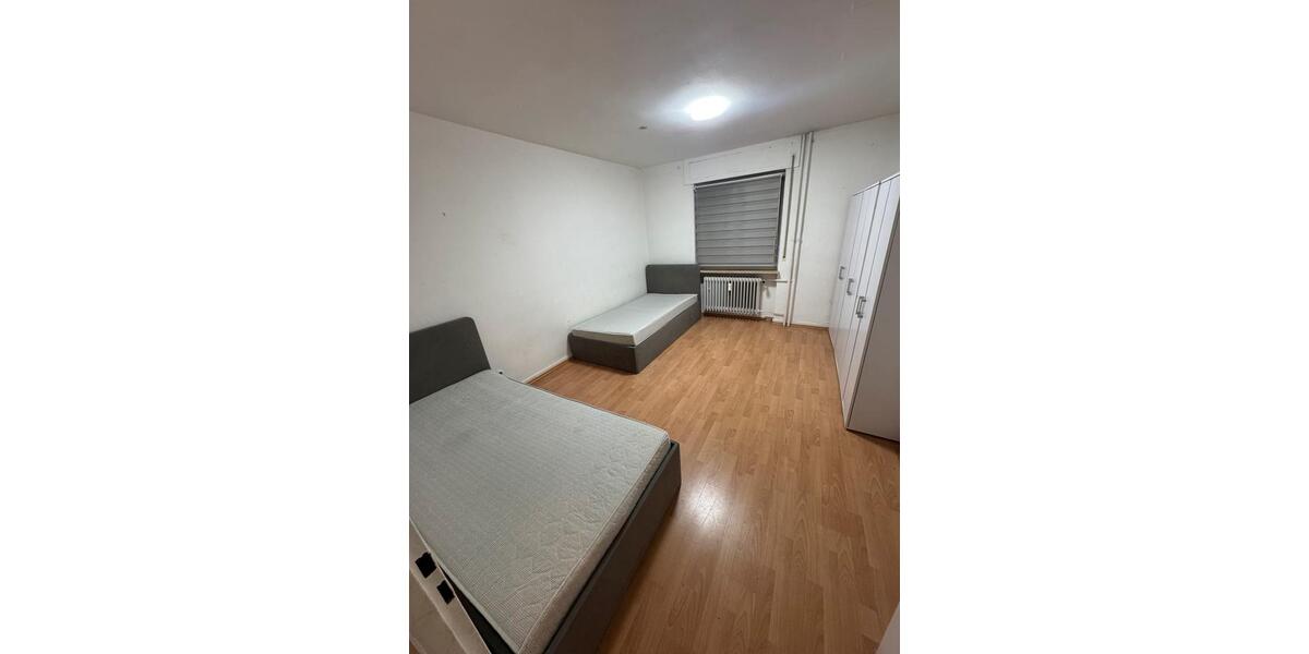 Erdgeschoßwohnung Frankfurt am Main Ost - 4 Zimmer, 90 m&sup2;, 1.300&euro; | Angebot:26454166