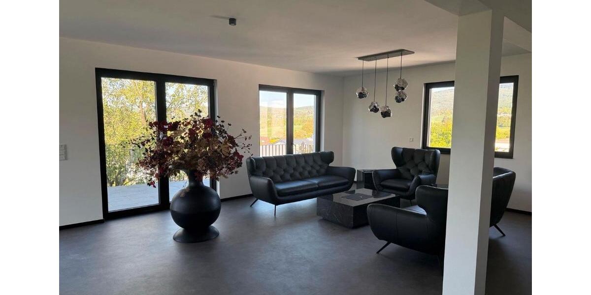 Etagenwohnung Kronberg im Taunus - 4 Zimmer, 165 m&sup2;, 2.000&euro; | Angebot:25636448
