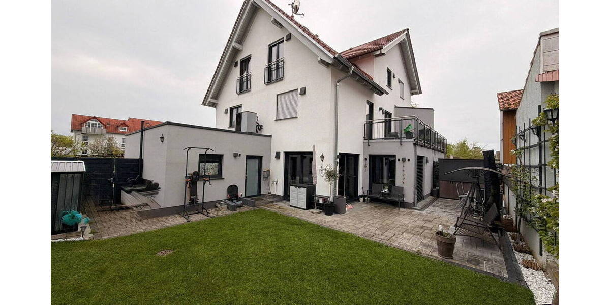 Doppelhaushälfte Bruchköbel - 7 Zimmer, 190 m&sup2;, 2.950&euro; | Angebot:26188724