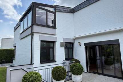 Haus Kronberg im Taunus - 16 Zimmer, 410 m&sup2;, 2.195.000&euro; | Angebot:26660868