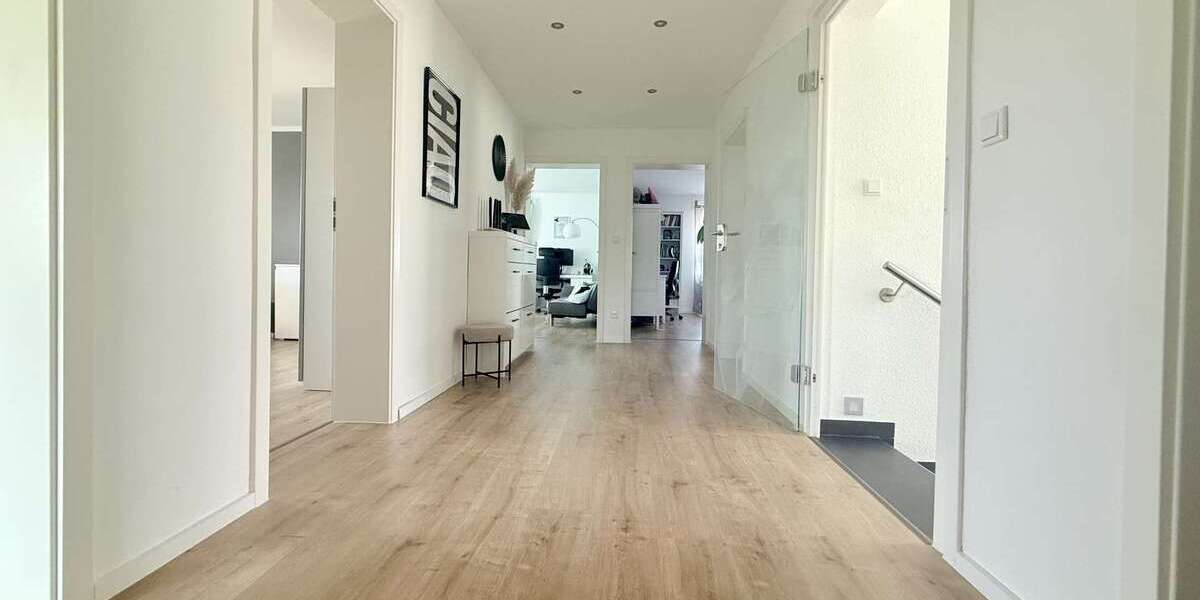 Einfamilienhaus Langenselbold - 9 Zimmer, 250 m&sup2;, 969.000&euro; | Angebot:24651834