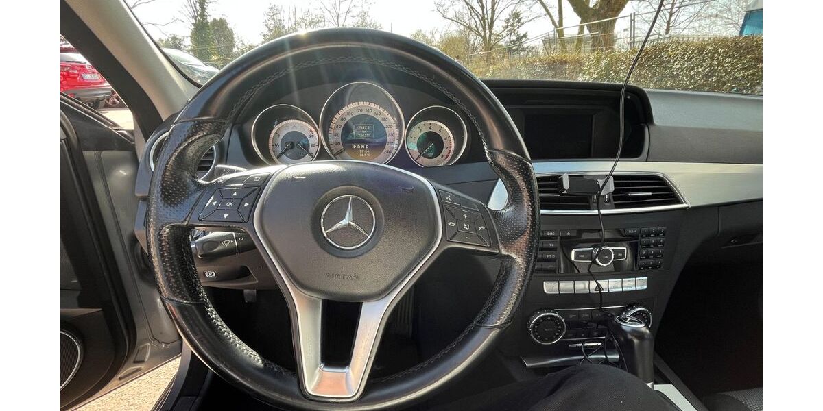 Mercedes-Benz C 180 155.000 km 9.990 &euro; Frankfurt am Main 60386