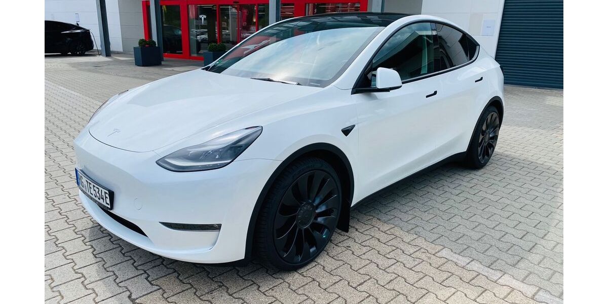 Tesla Model Y 19.273 km 59.890 &euro; Friedrichsdorf 61381
