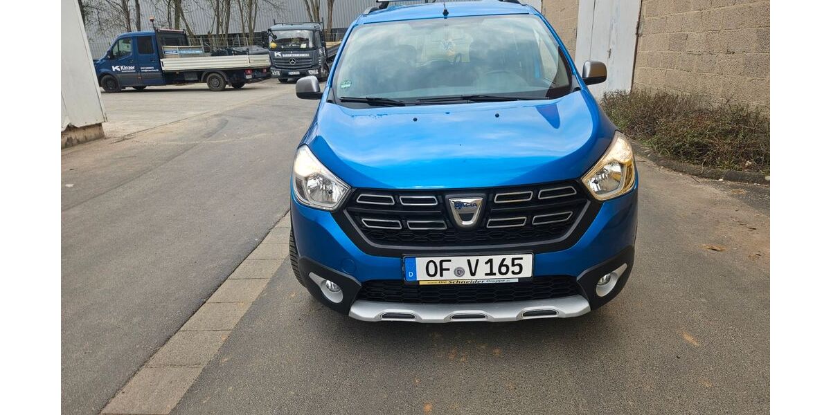 Dacia Lodgy 111.162 km 9.700 &euro; Altenstadt 63674