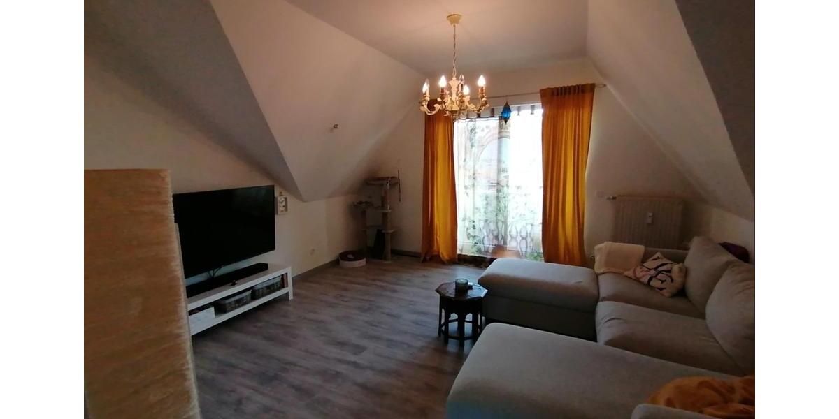 Dachgeschoßwohnung Büdingen - 3 Zimmer, 67 m&sup2;, 650&euro; | Angebot:25944224