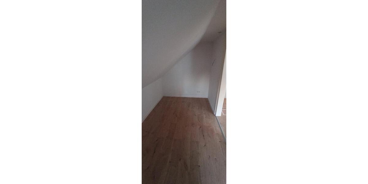 Dachgeschoßwohnung Neu-Isenburg Isenburg - 3.5 Zimmer, 60 m&sup2;, 800&euro; | Angebot:25293332