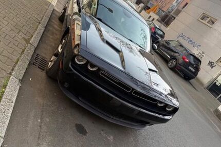 Dodge Challenger 133.000 km 20.500 &euro; Frankfurt 60528