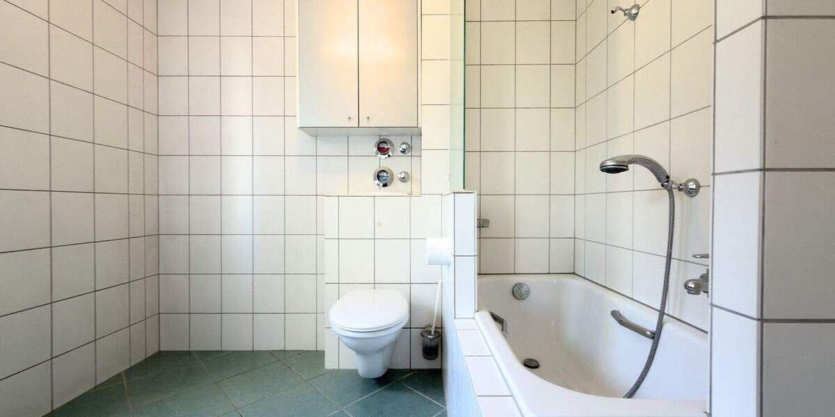 Etagenwohnung Frankfurt am Main Rödelheim - 3 Zimmer, 101 m&sup2;, 1.450&euro; | Angebot:25663802