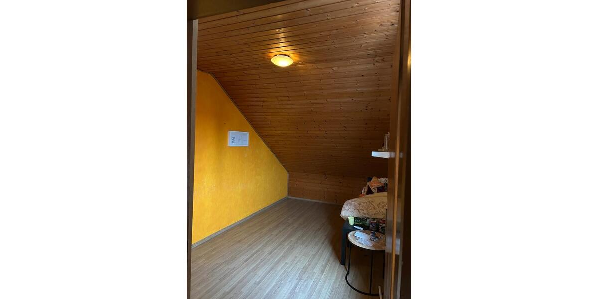 Dachgeschoßwohnung Rodgau - 2.5 Zimmer, 68 m&sup2;, 900&euro; | Angebot:25239301