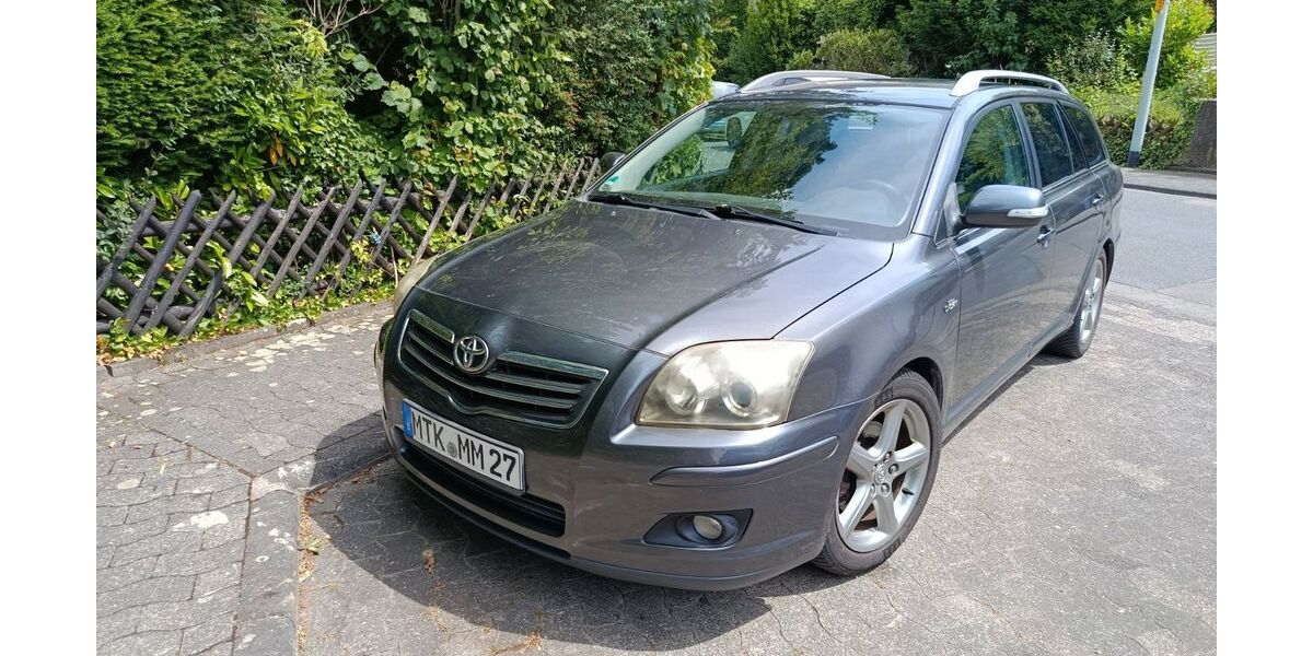 Toyota Avensis 310.000 km 1.600 &euro; Bad Soden 65812
