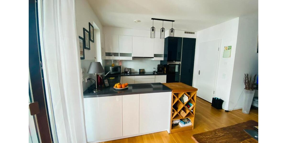 Etagenwohnung Frankfurt am Main Ostend - 3 Zimmer, 91 m&sup2;, 1.900&euro; | Angebot:26462638