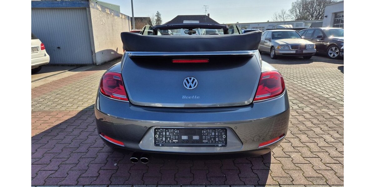 VW Beetle Sport Fender Soundsystem, Bi-Xenon, Navigat 68.122 km 16.890 &euro; Rodgau 63110