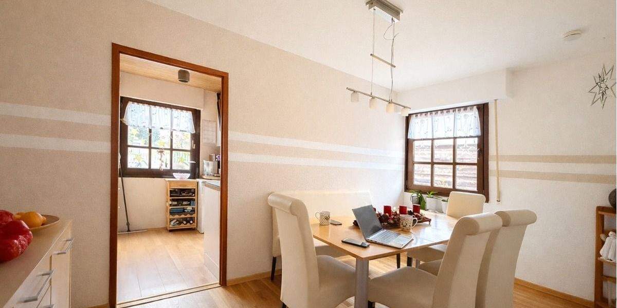 Einfamilienhaus Karben Rendel - 8 Zimmer, 226 m&sup2;, 749.000&euro; | Angebot:25671395