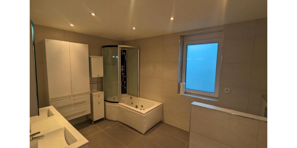 Einfamilienhaus Dreieich - 9 Zimmer, 300 m&sup2;, 4.390&euro; | Angebot:26615670