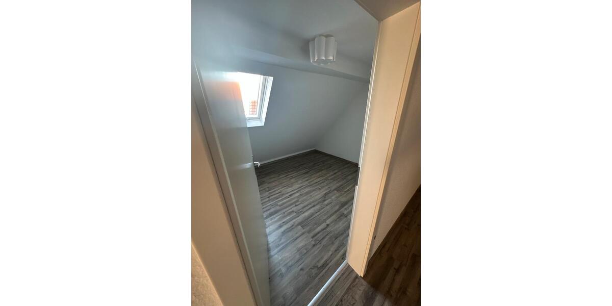 Dachgeschoßwohnung Goldbach - 3 Zimmer, 60 m&sup2;, 750&euro; | Angebot:25168423