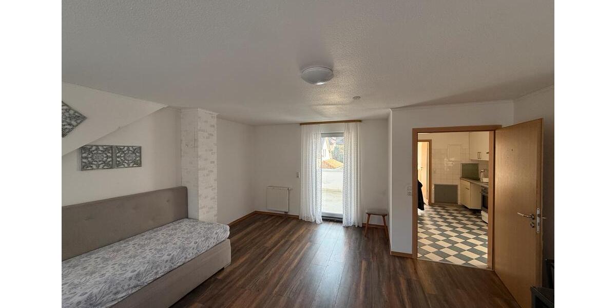 Etagenwohnung Bad Homburg vor der Höhe Gonzenheim - 2 Zimmer, 80 m&sup2;, 1.200&euro; | Angebot:25295602