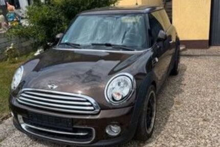 Mini ONE 200.000 km 2.900 &euro; Büdingen 63654