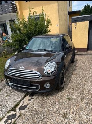 Mini ONE 200.000 km 2.900 &euro; Büdingen 63654