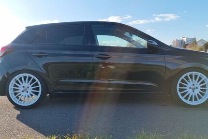 Hyundai i20 45.560 km 14.599 &euro; Rodgau 63110