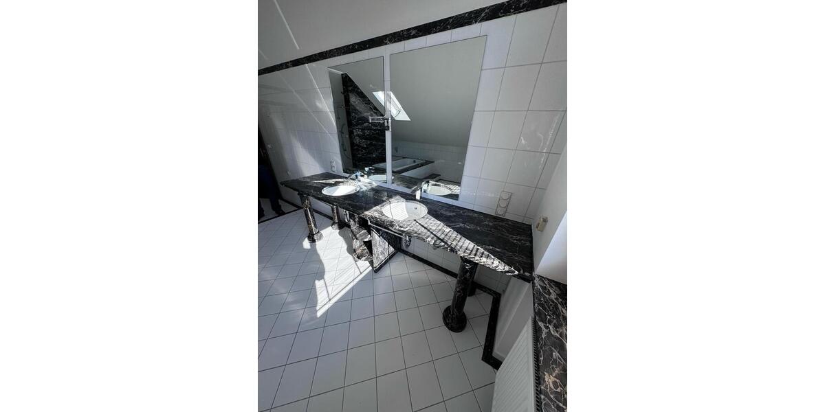 Maisonettenwohnung Dietzenbach - 6 Zimmer, 182 m&sup2;, 2.950&euro; | Angebot:19980319